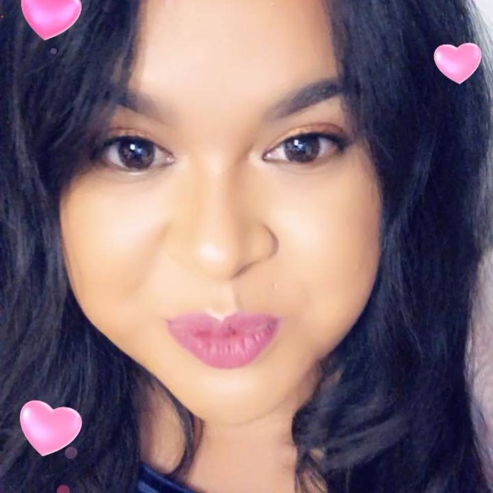 Meet your Posher, Yesenia